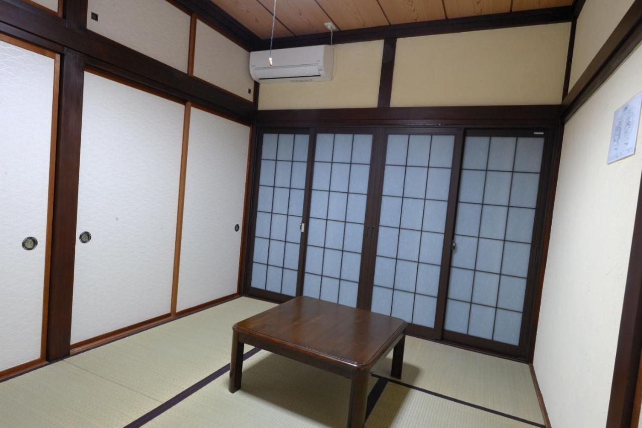Guesthouse Iwase Toyama Station Exteriör bild