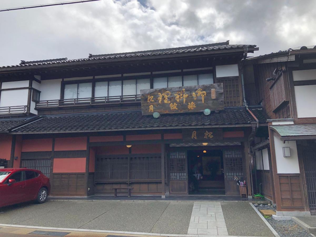 Guesthouse Iwase Toyama Station Exteriör bild